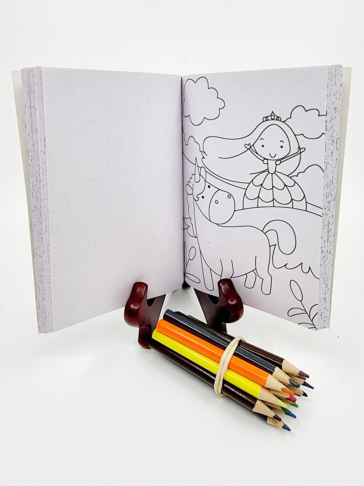 Livre de coloriage avec crayons de couleur - Princesse