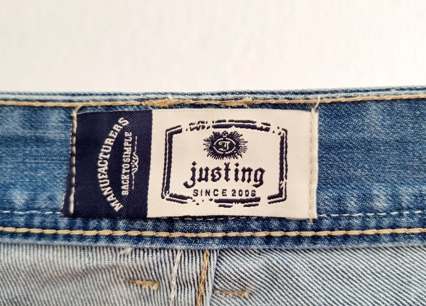 Jeans skinny déchiré (SIZE : 33)