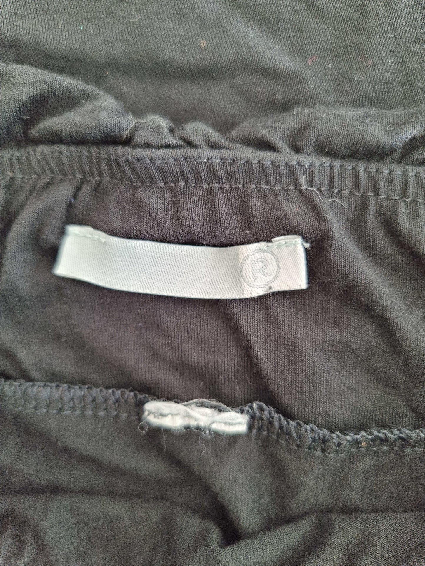 Jupe mi-longue asymétrique noire (XS/S)