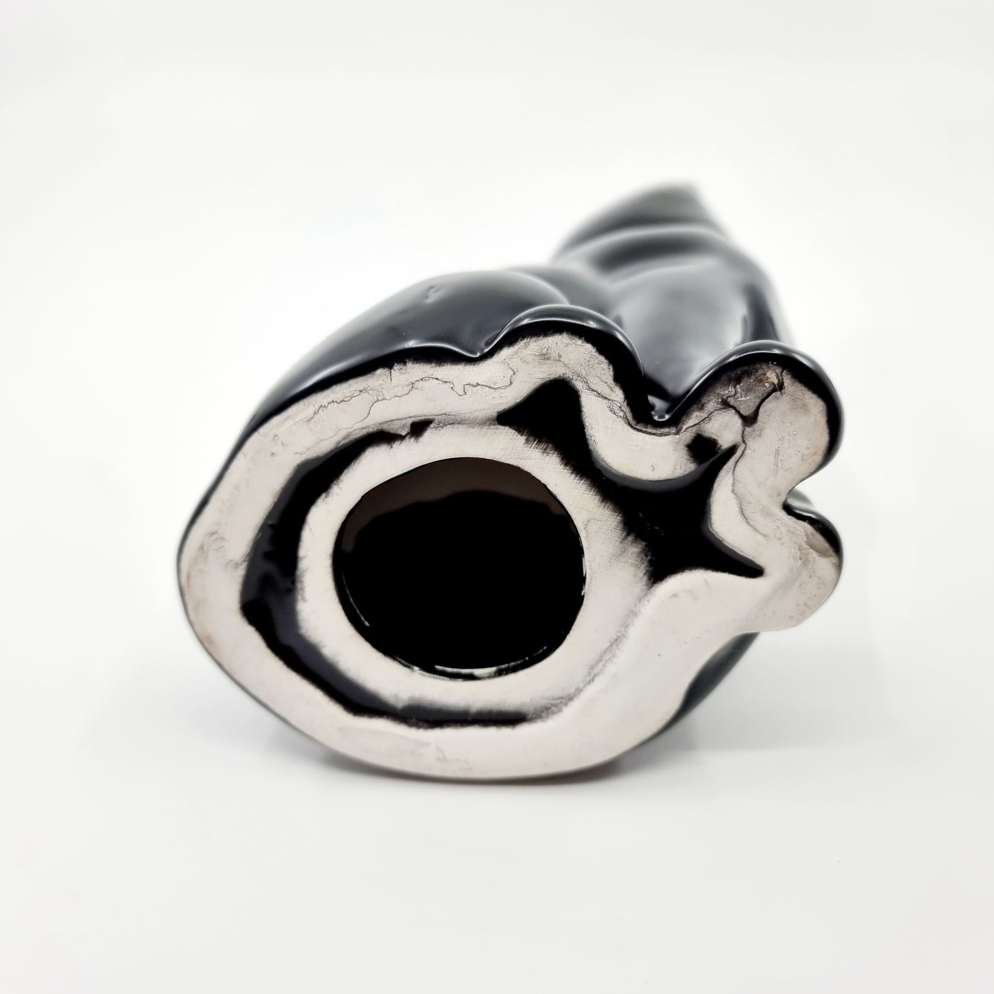 Chat noir aux yeux verts perçants (Modèle n°61)