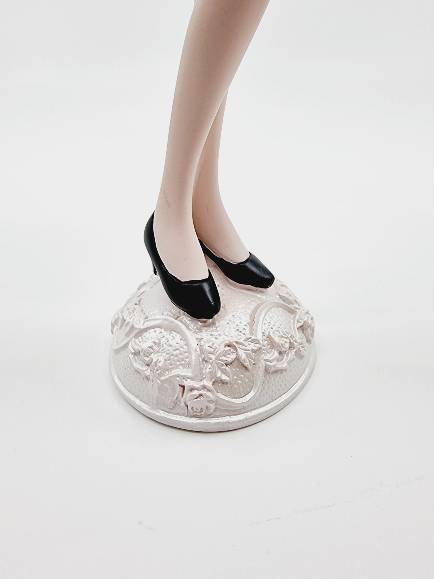 Support à bijoux - robe noire & blanche