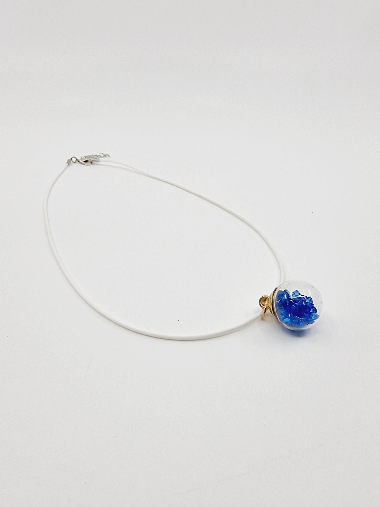 Collier boule - bleu électrique