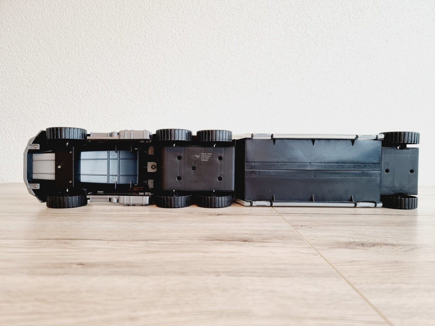 Camion transporteur de véhicules + 24 véhicules