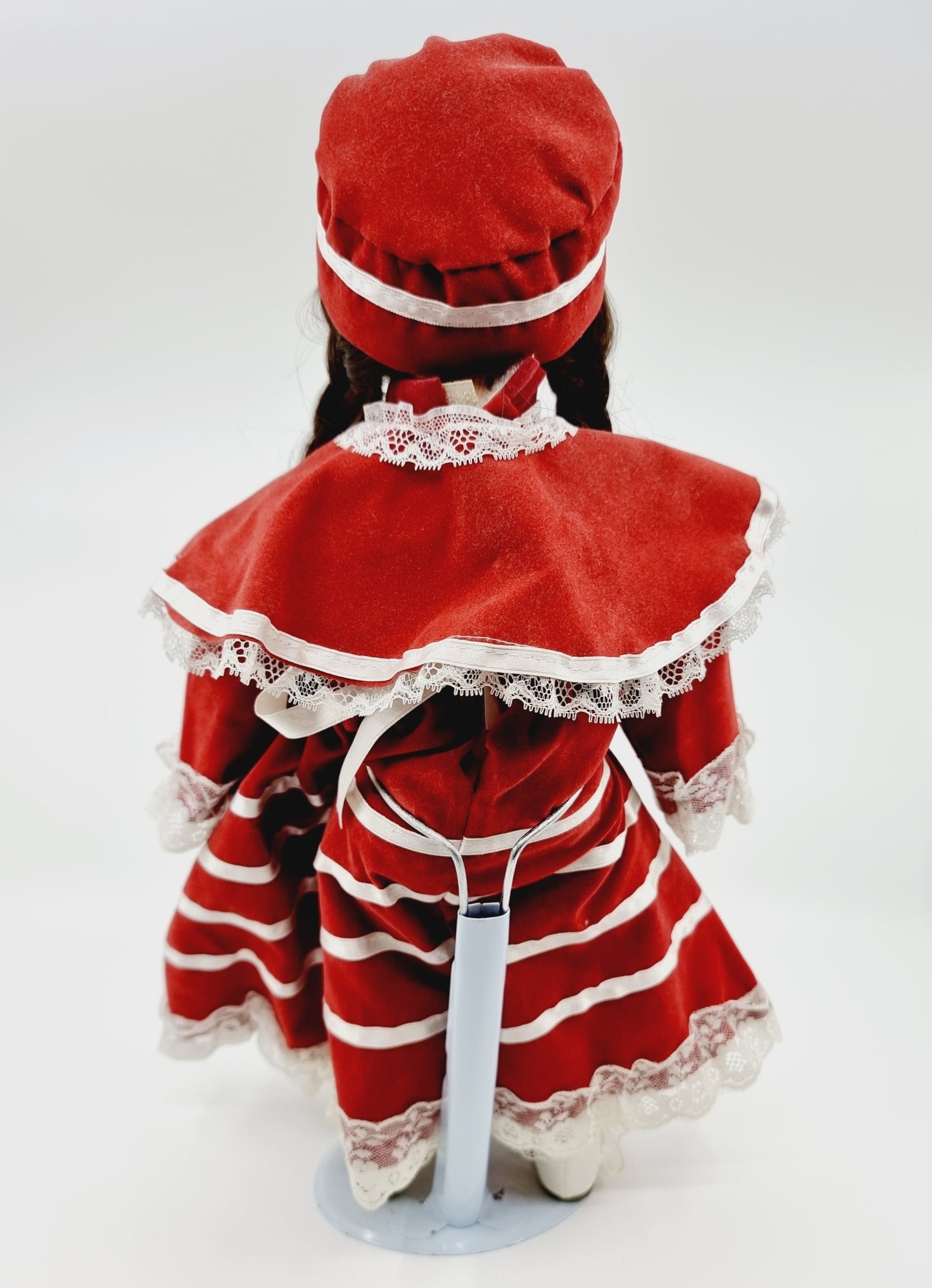 Poupée en porcelaine, The Classique Collection - Laura