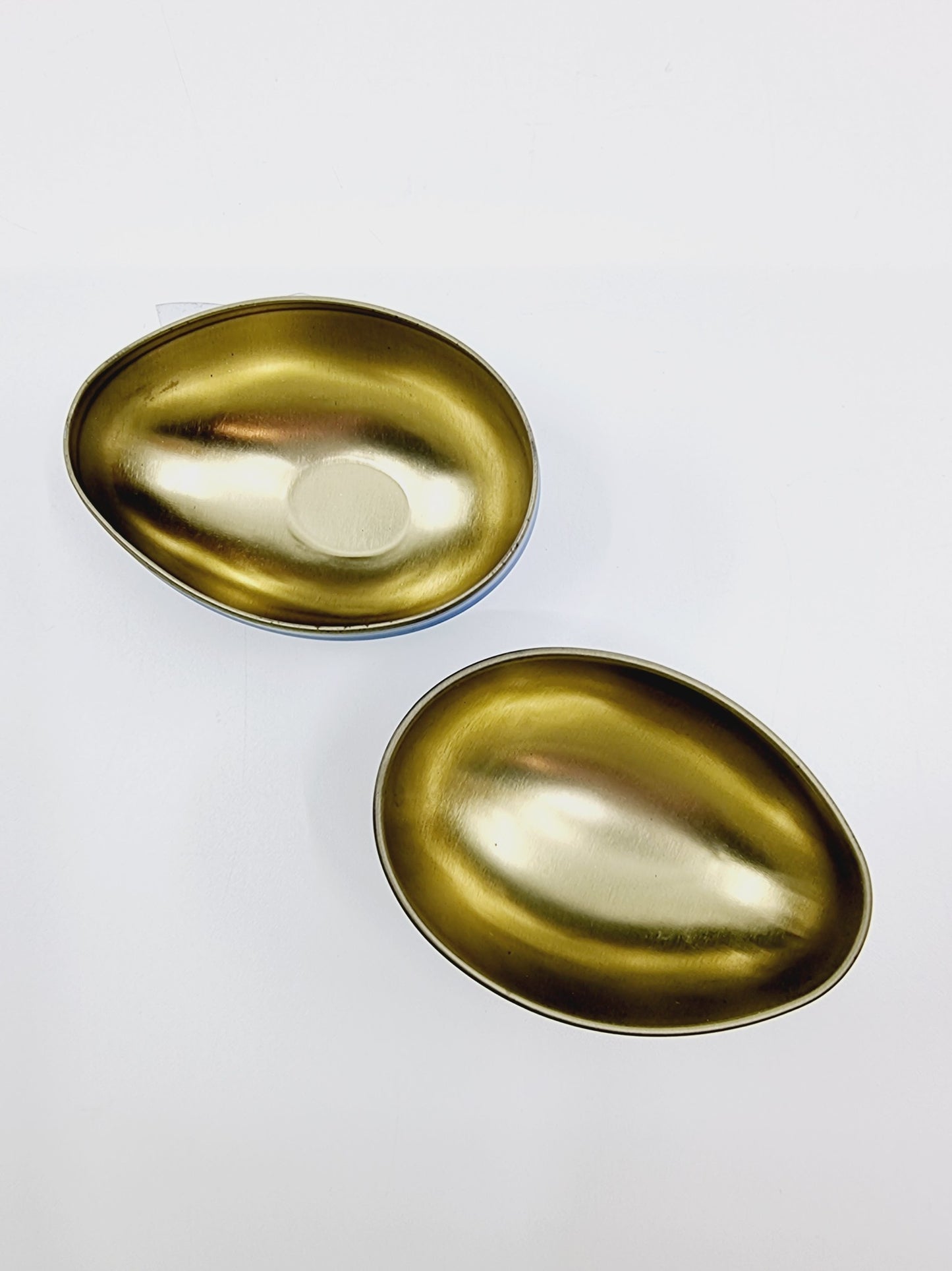 Boîte à bonbons oeuf en métal (à la pièce)
