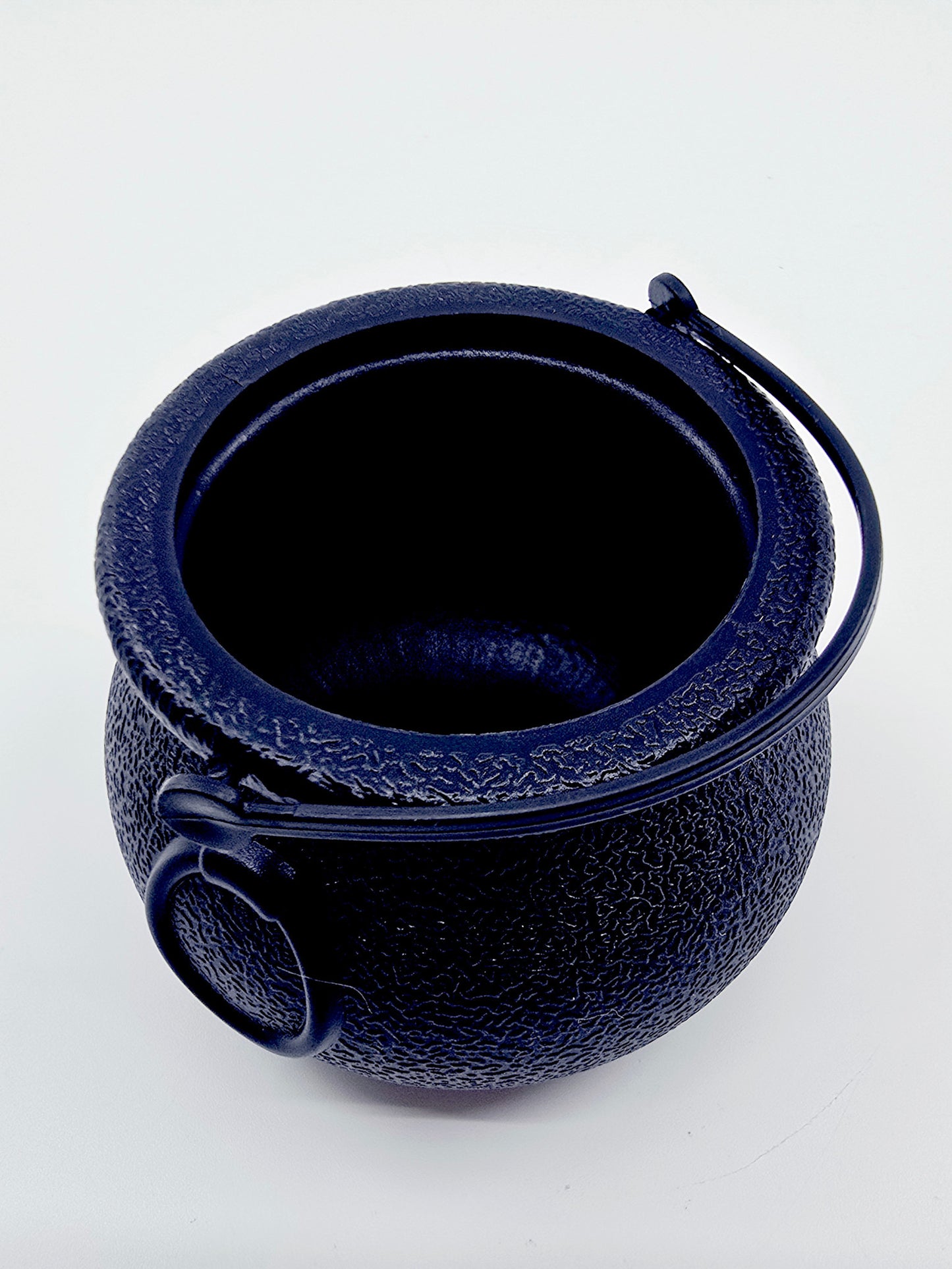 Leprechaun et son chaudron rempli de trésors