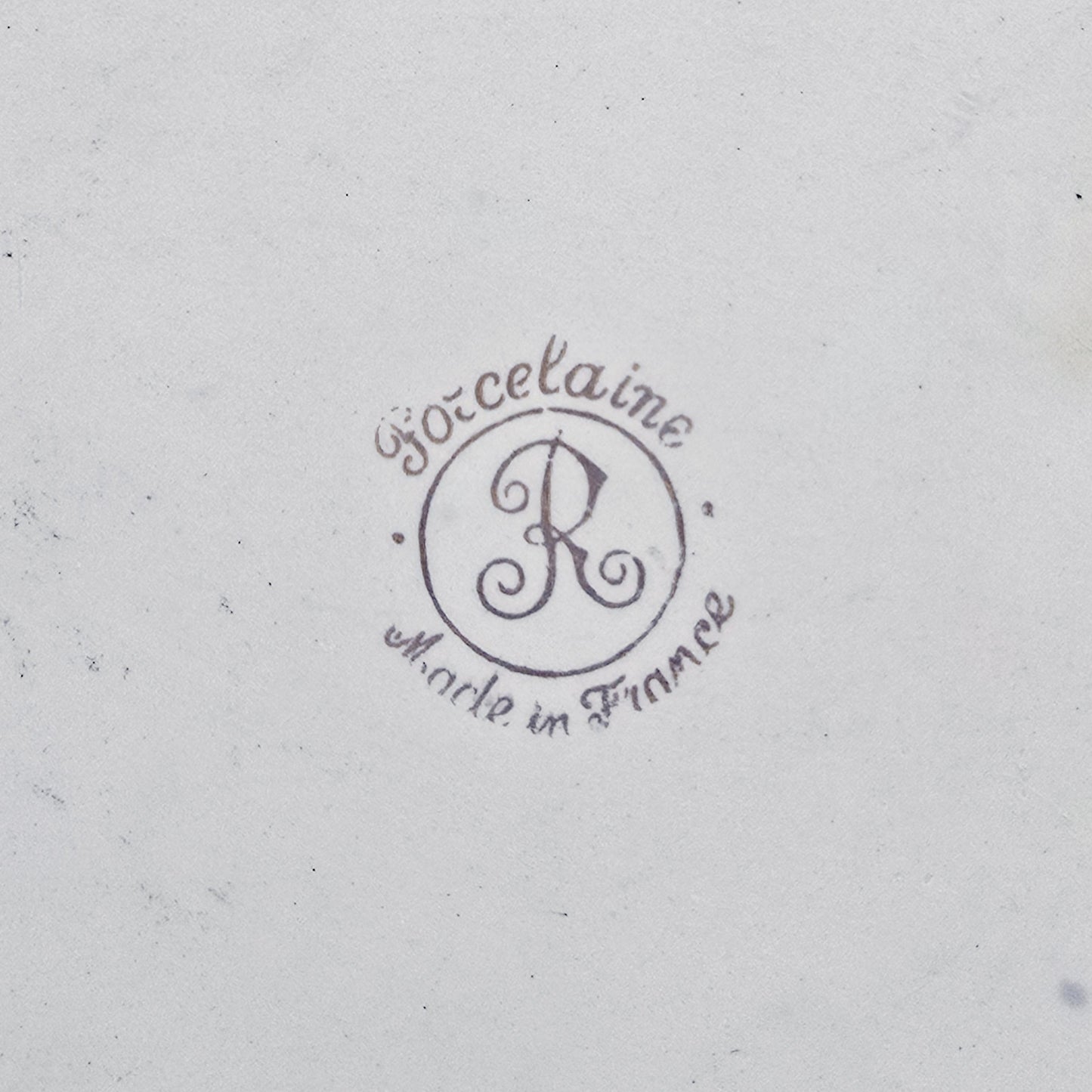 Plat à cake en porcelaine de France
