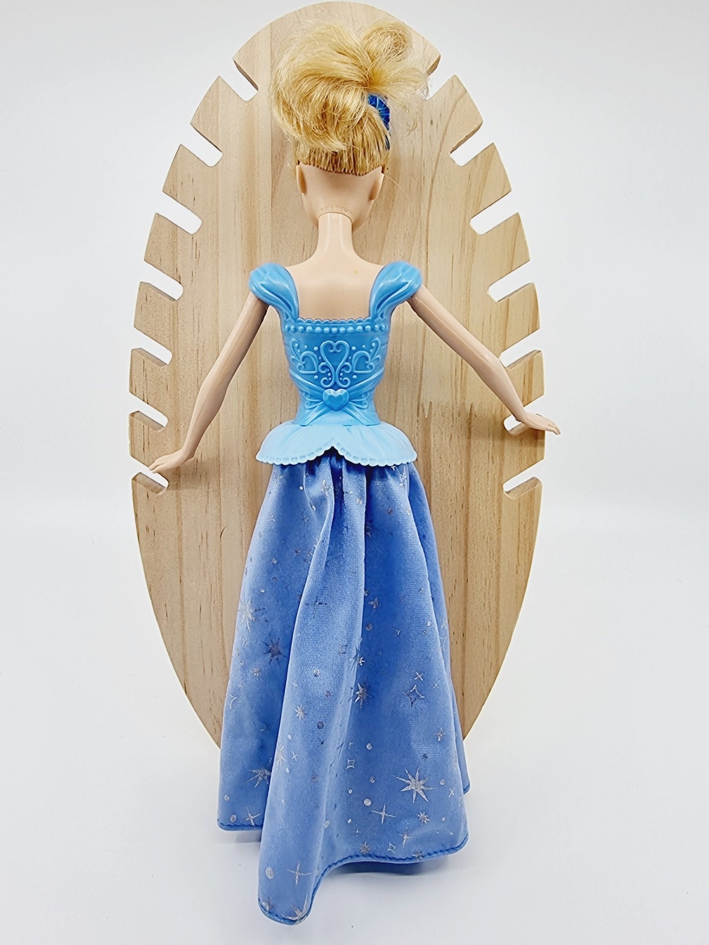 Poupée Disney Princesse - Cendrillon robe virevoletante