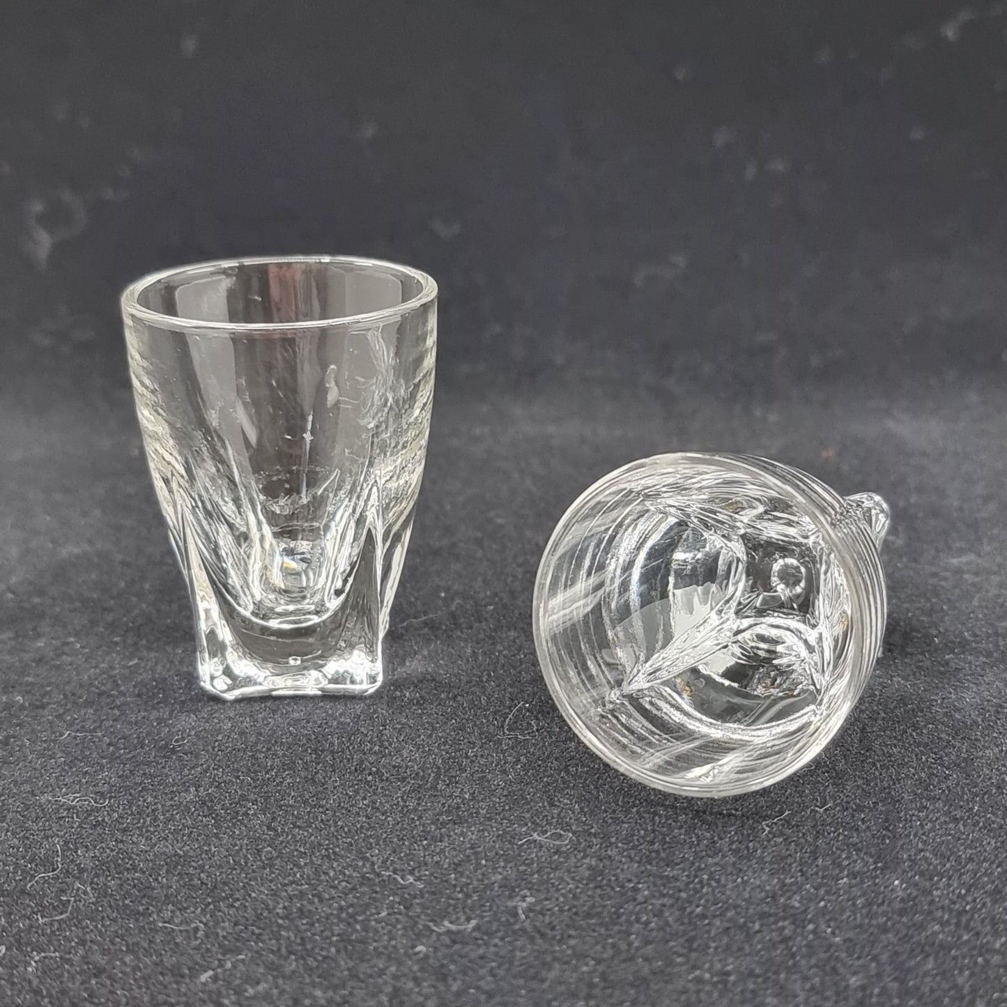 Verre à liqueur à base carrée (2 pièces)