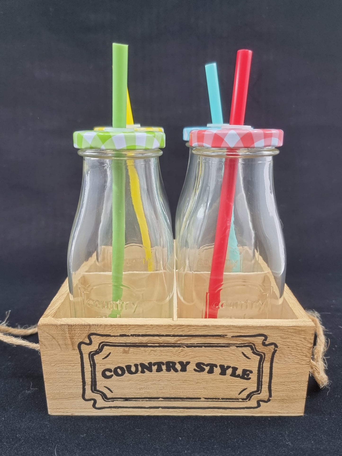 Cagette en bois avec 4 bouteilles avec couvercle et paille