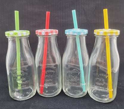 Cagette en bois avec 4 bouteilles avec couvercle et paille