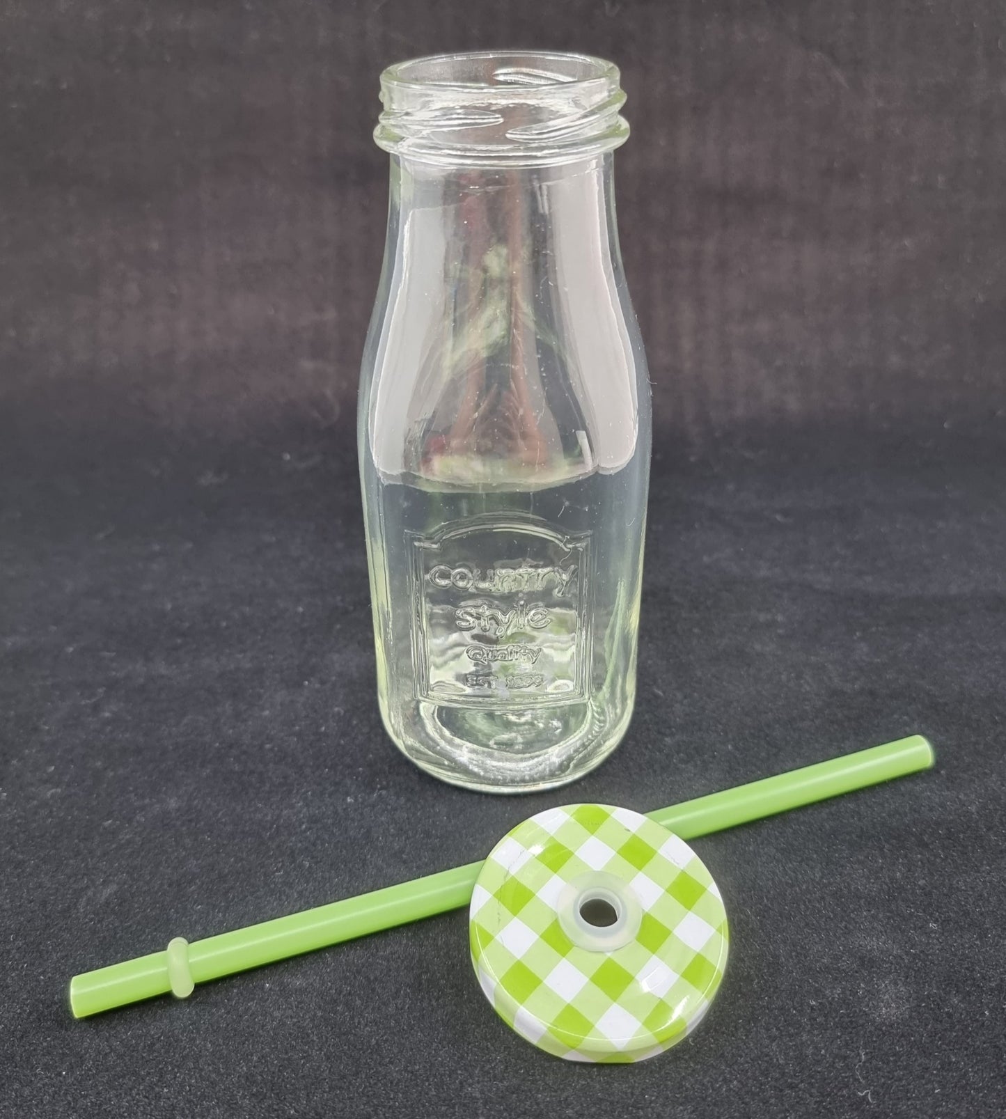 Cagette en bois avec 4 bouteilles avec couvercle et paille