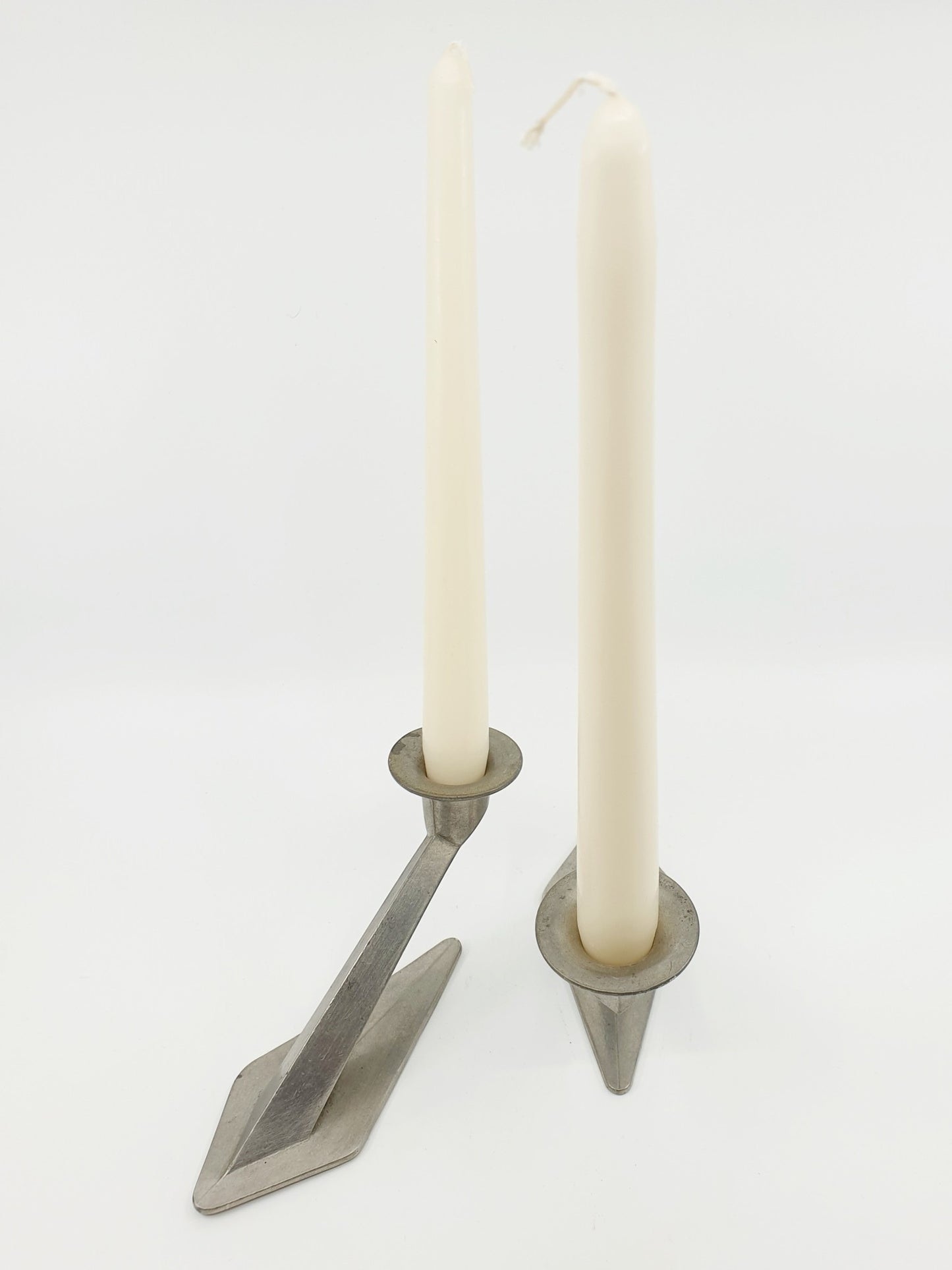 Chandelier en étain (2 pièces)