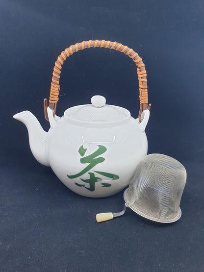 Théière avec passe-thé