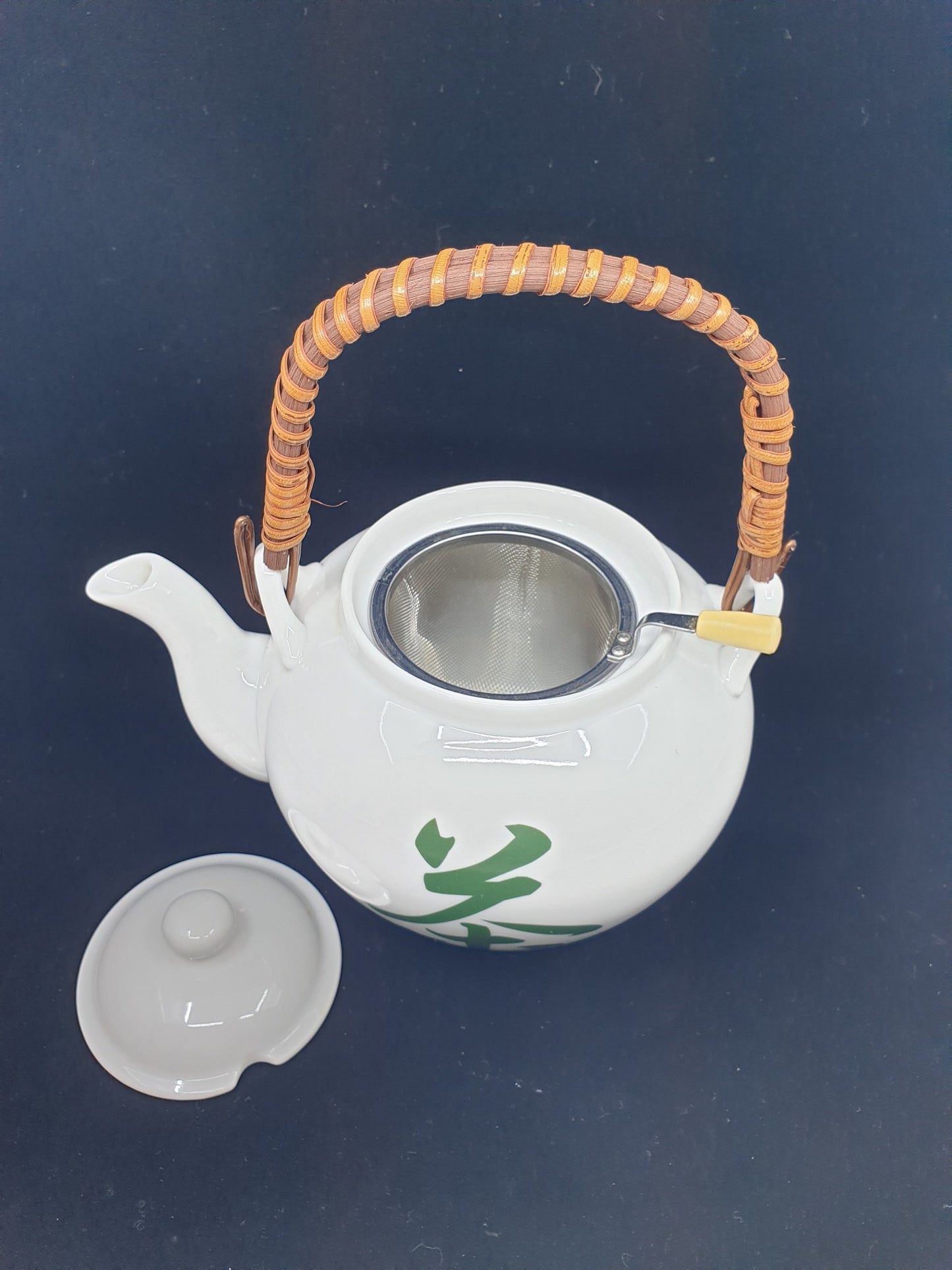 Théière avec passe-thé