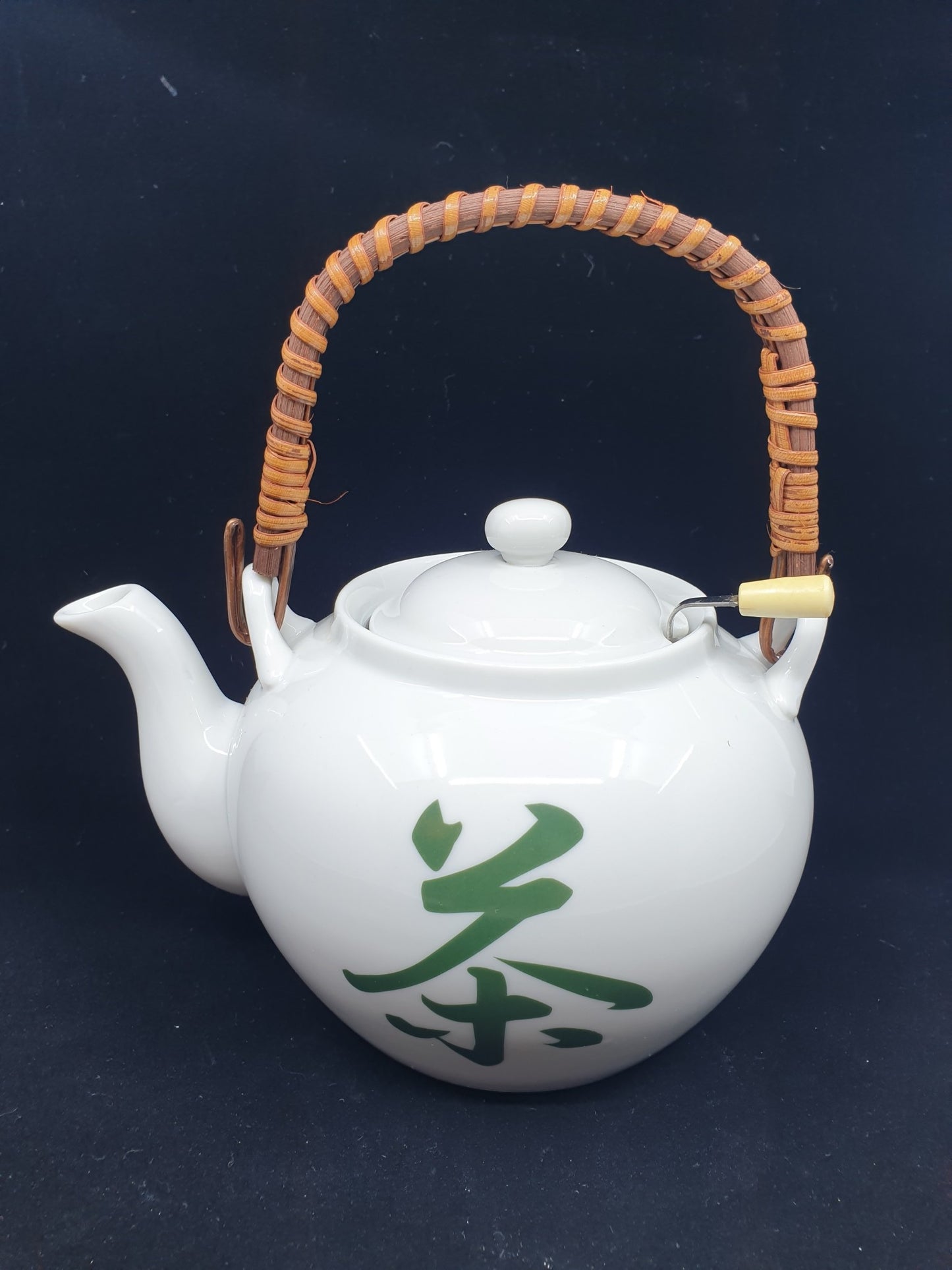 Théière avec passe-thé