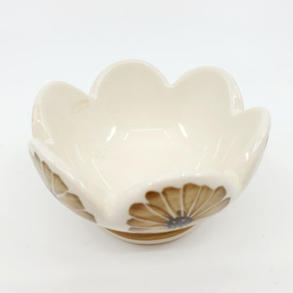 Bol petit en forme de fleur