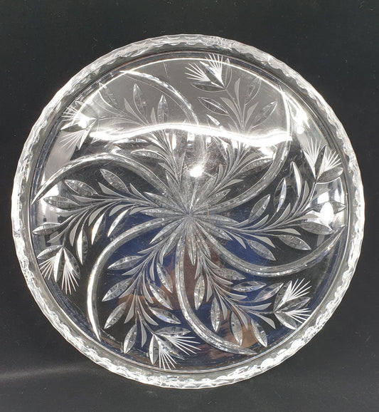 Plat en cristal - gravé de fleurs