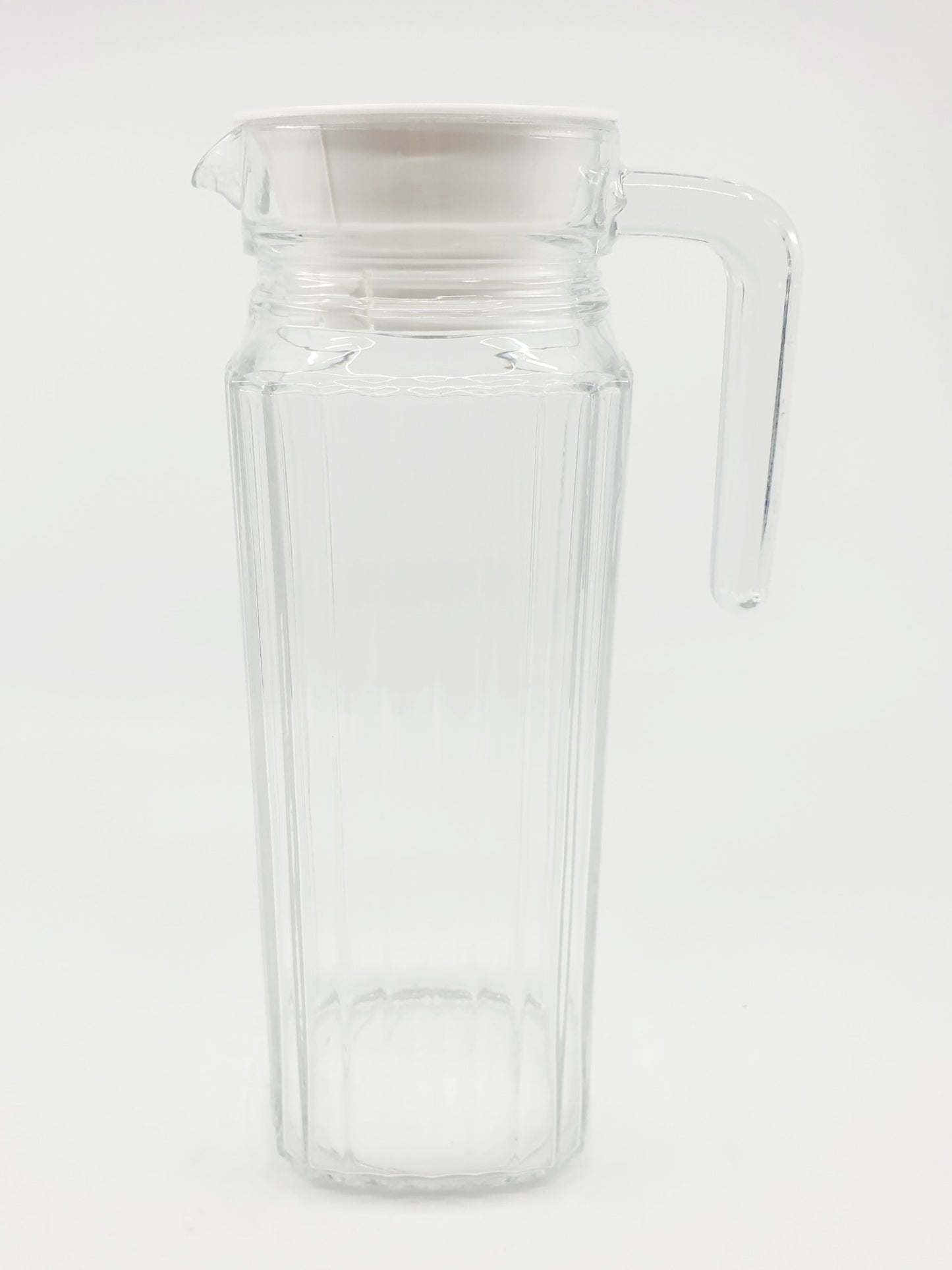 Carafe avec couvercle