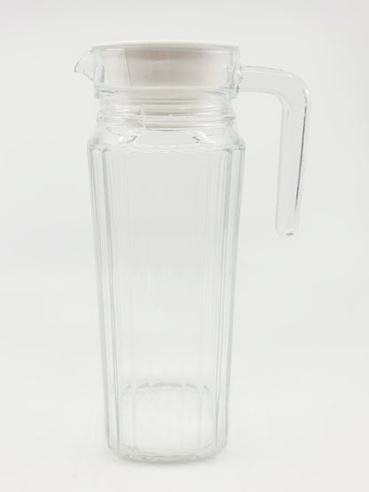 Carafe avec couvercle