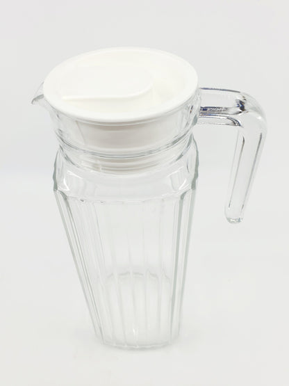 Carafe avec couvercle