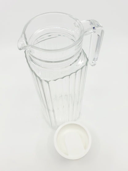 Carafe avec couvercle