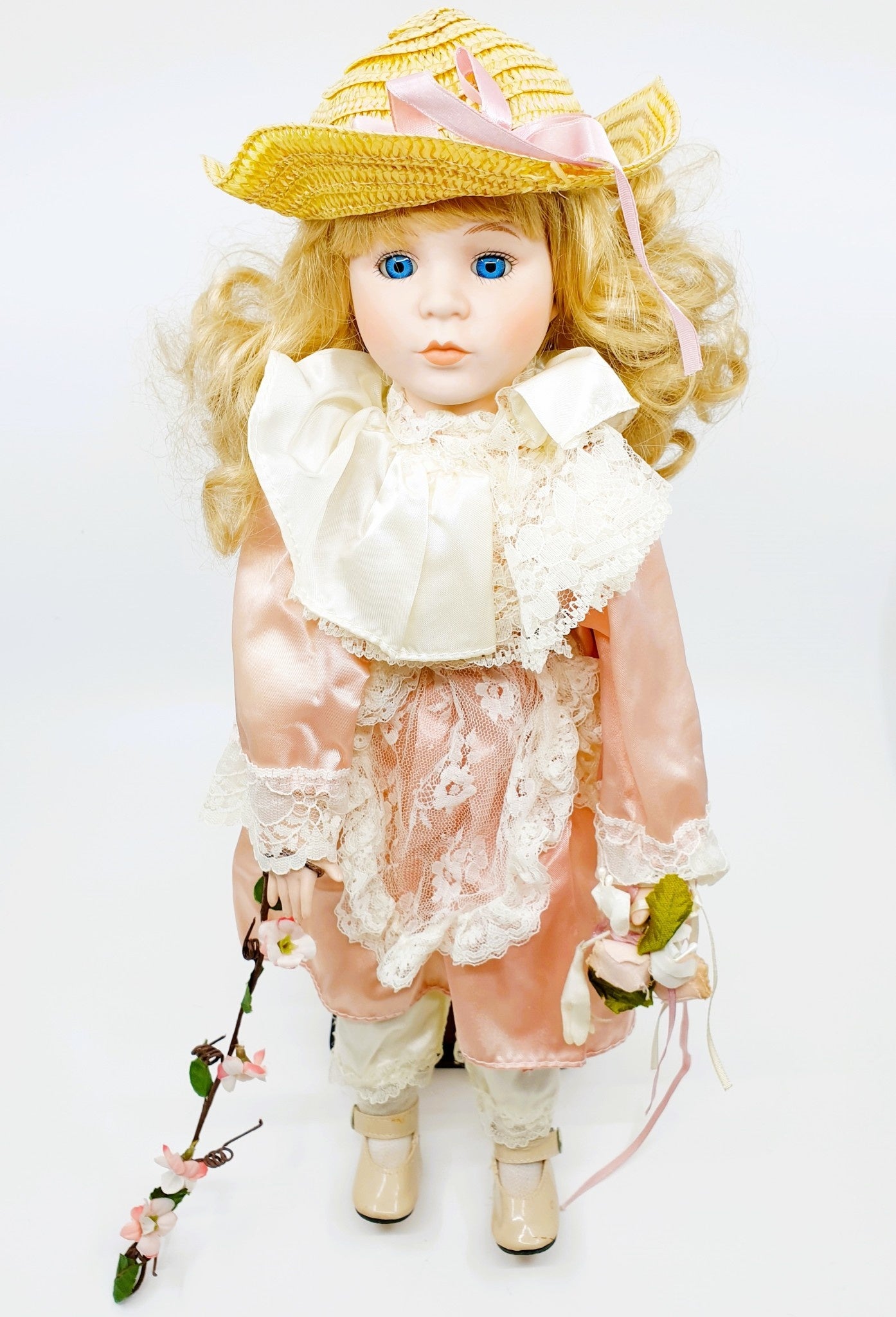 Poupée - aux fleurs