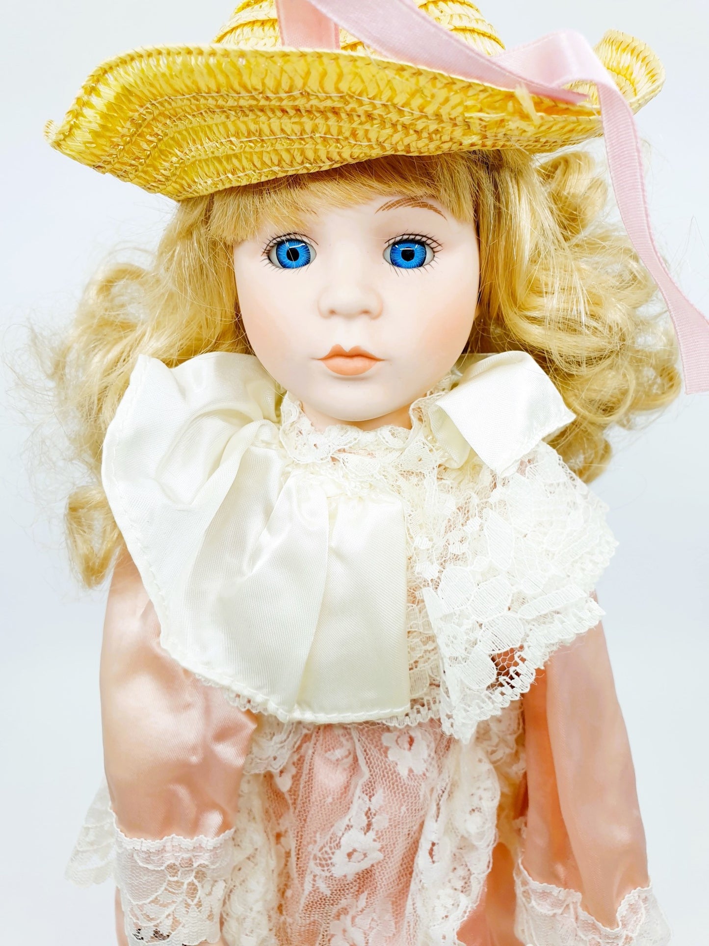 Poupée - aux fleurs