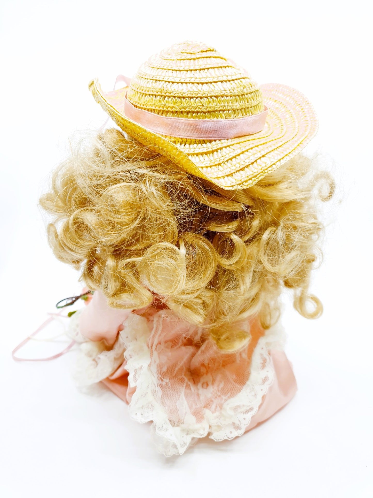 Poupée - aux fleurs