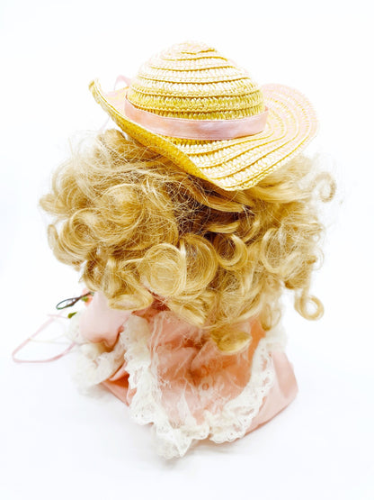 Poupée - aux fleurs