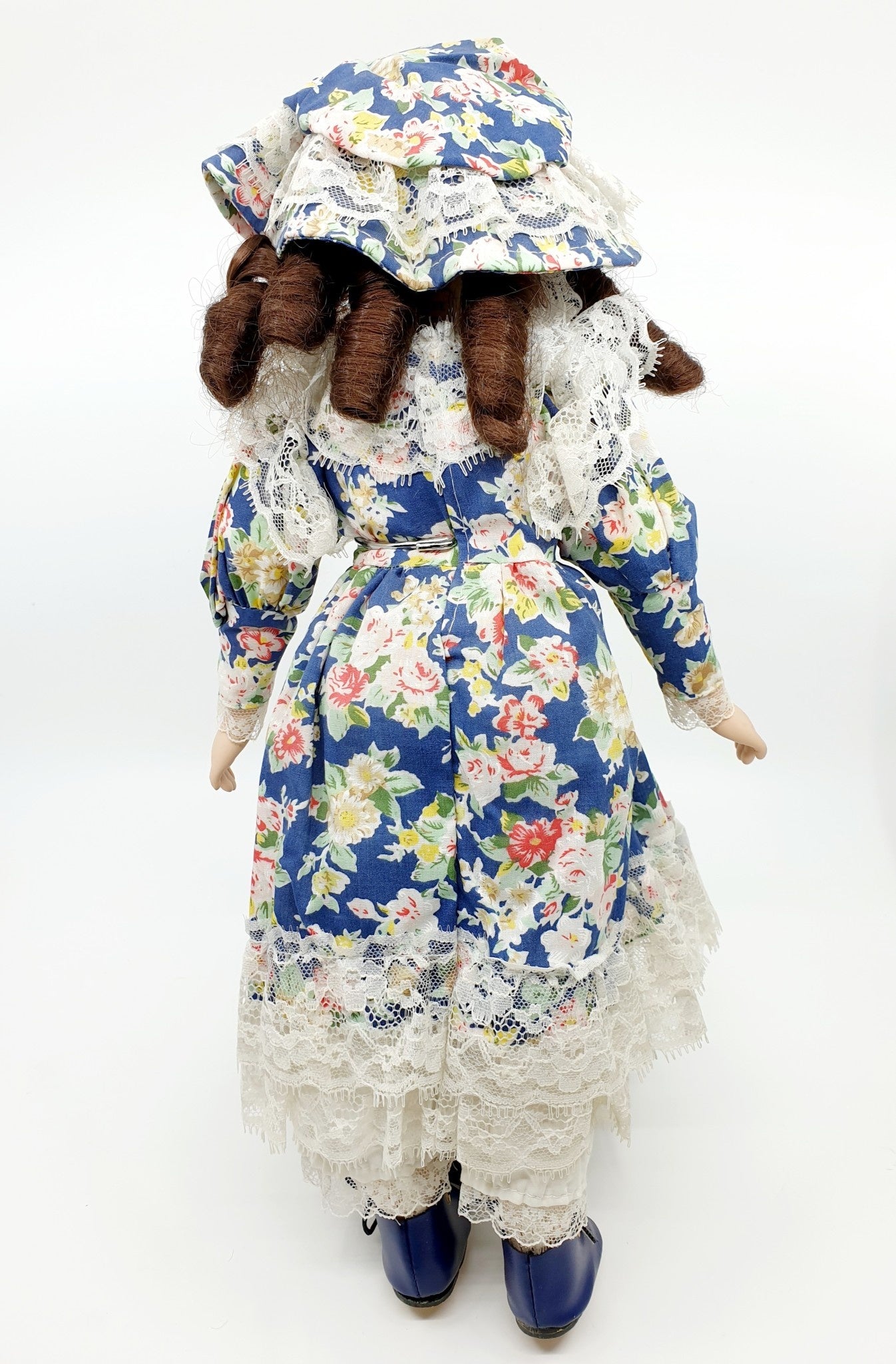 Poupée - robe fleurie
