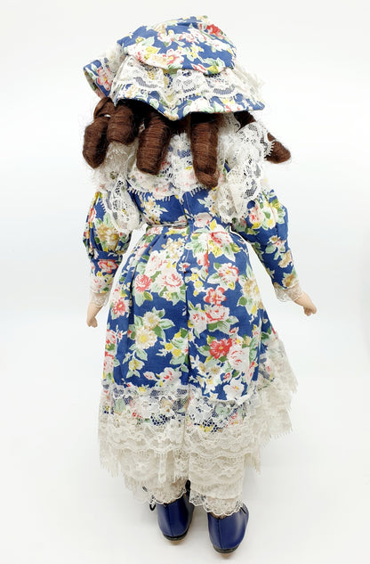 Poupée - robe fleurie
