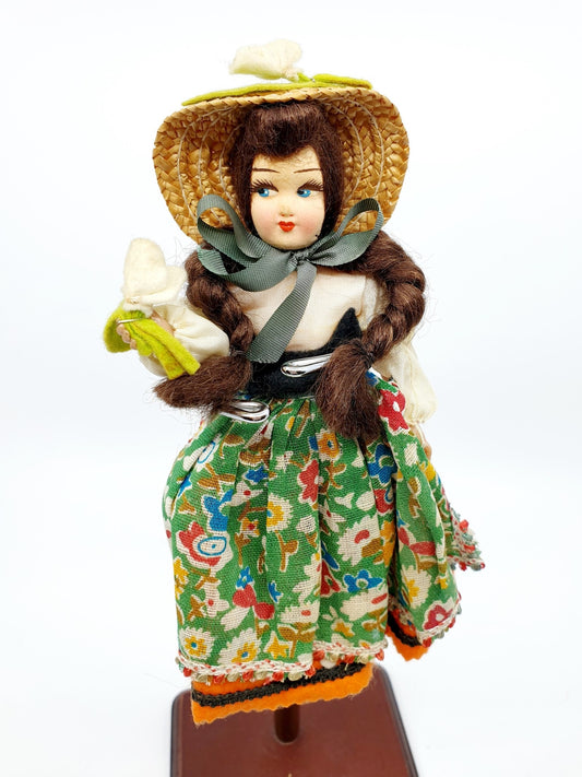 Poupée folklorique