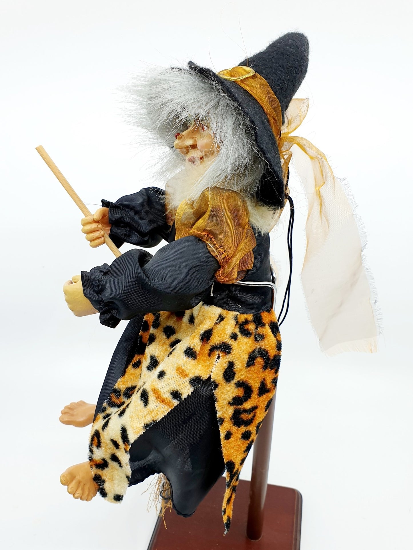 Sorcière sur son balai à suspendre