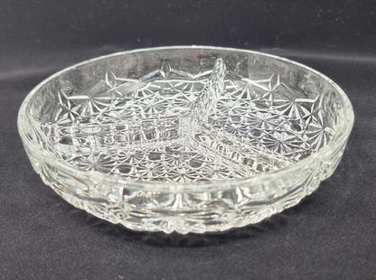 Plat compartimenté en verre taillé