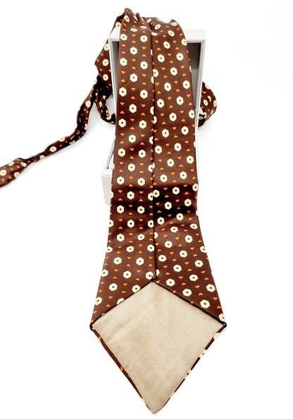 Cravate large brune à motifs