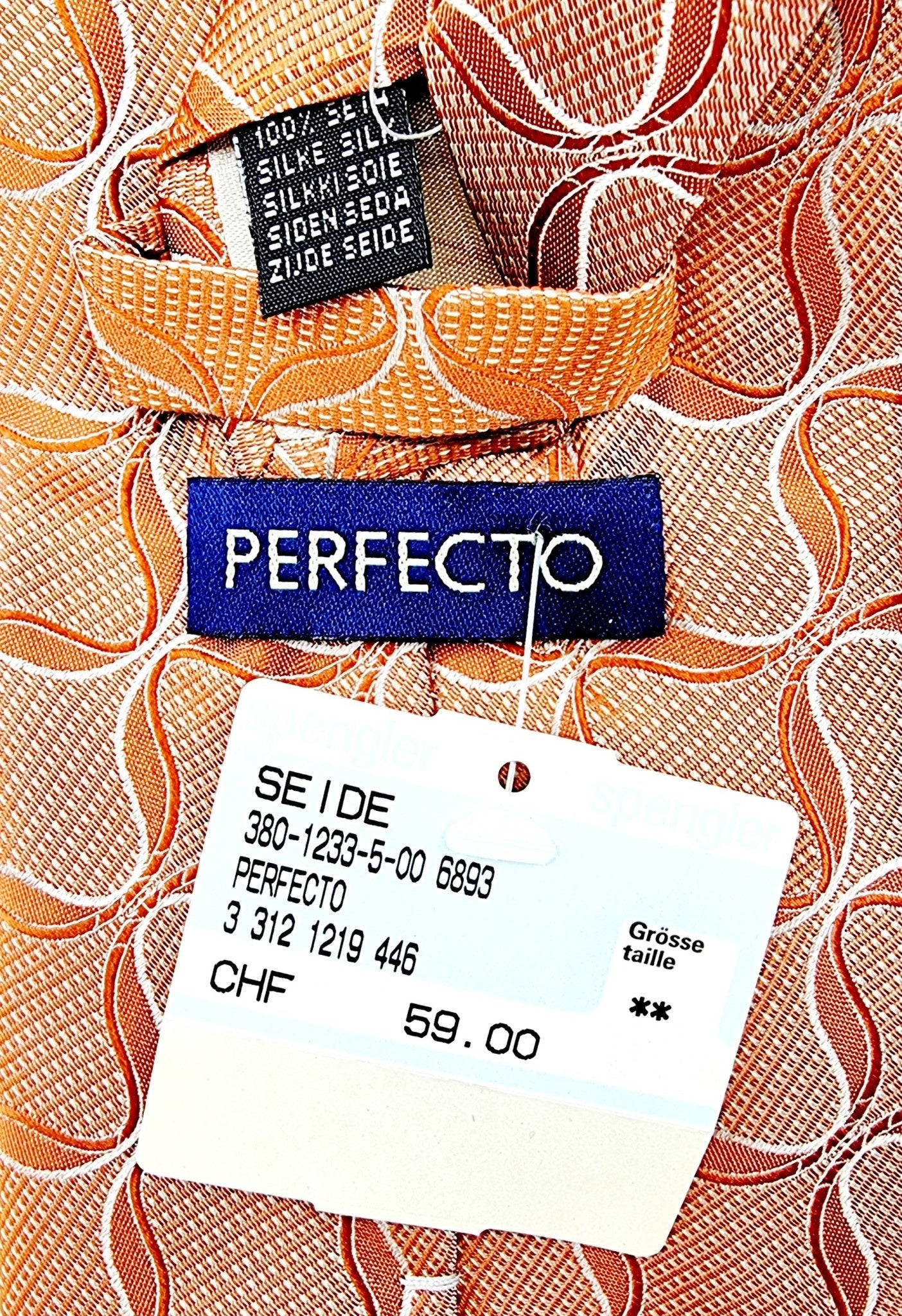 Cravate en soie satinée