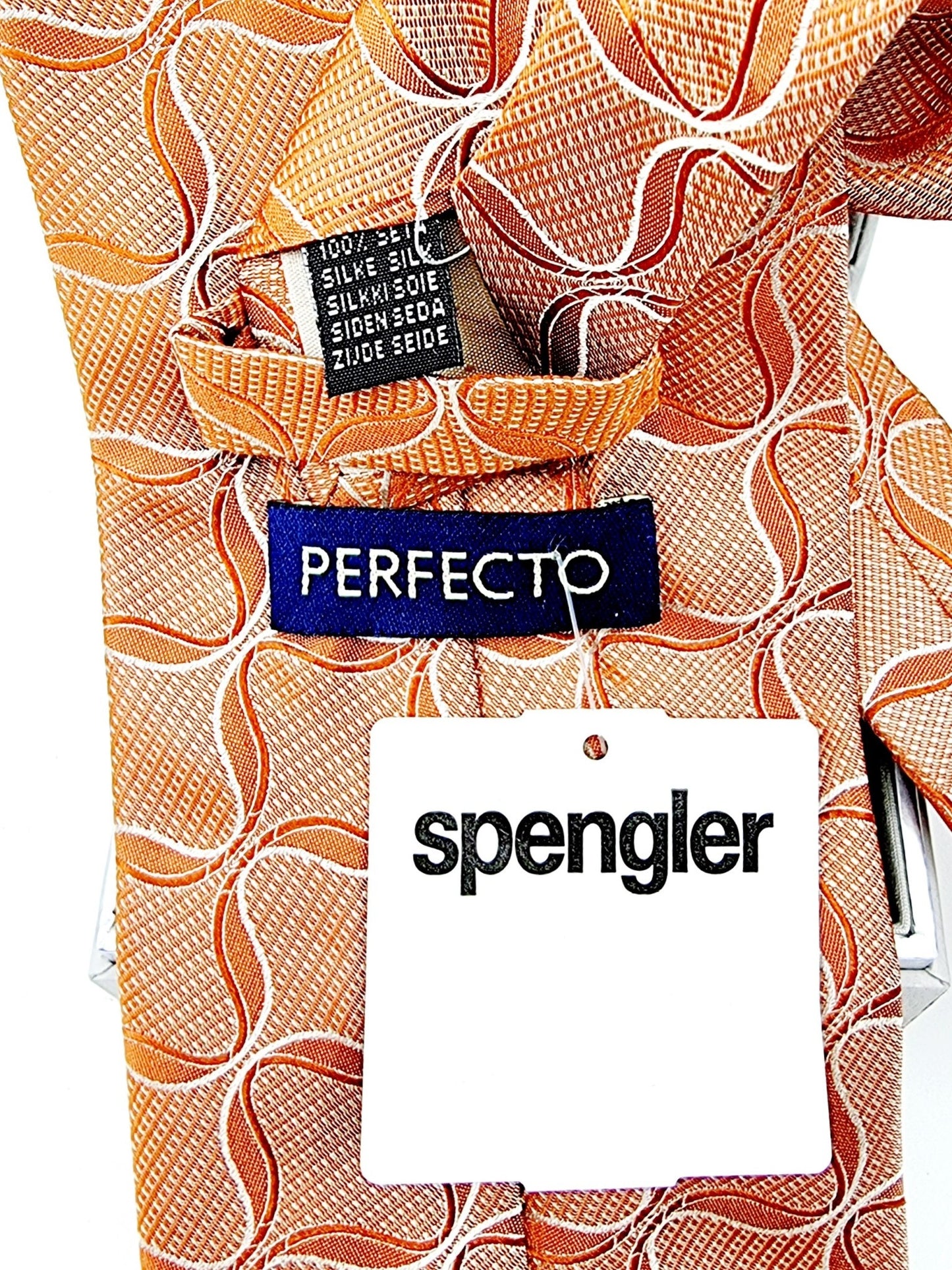 Cravate en soie satinée