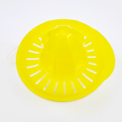 Presse-agrumes avec récipient bec verseur