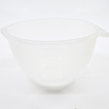 Presse-agrumes avec récipient bec verseur