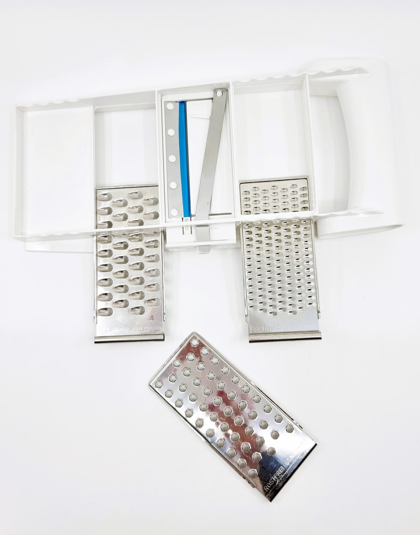 Râpe avec 4 lames interchangeables