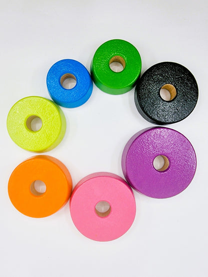 Pyramide en bois avec anneaux empilables