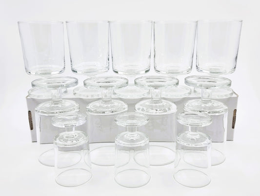 Verre à pied grand et petit format (16 pièces)