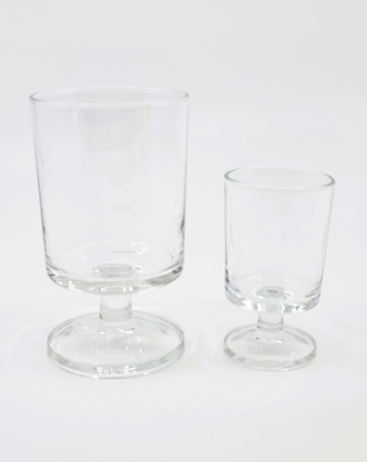Verre à pied grand et petit format (16 pièces)