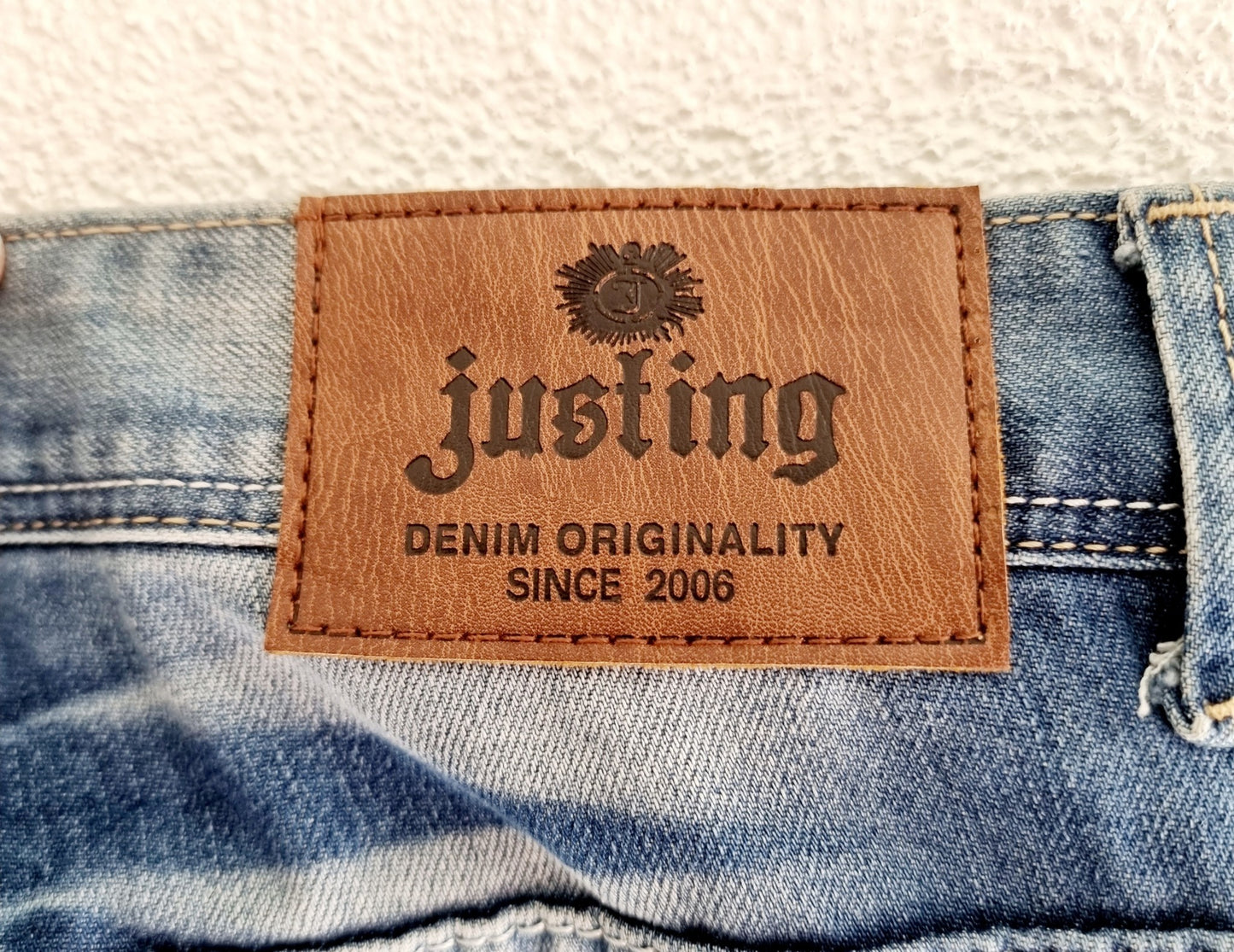 Jeans skinny déchiré (SIZE : 33)