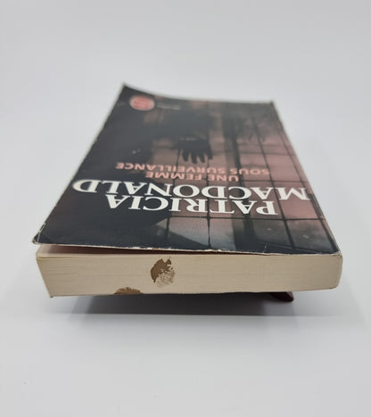 Livre - Une femme sous surveillance