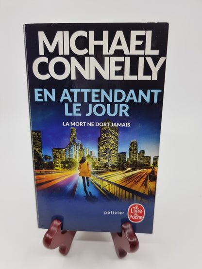 Livre - En attendant le jour, la mort ne dort jamais
