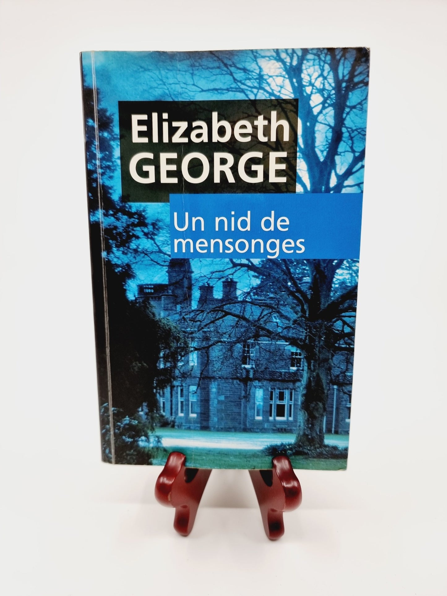 Livre - Un nid de mensonges