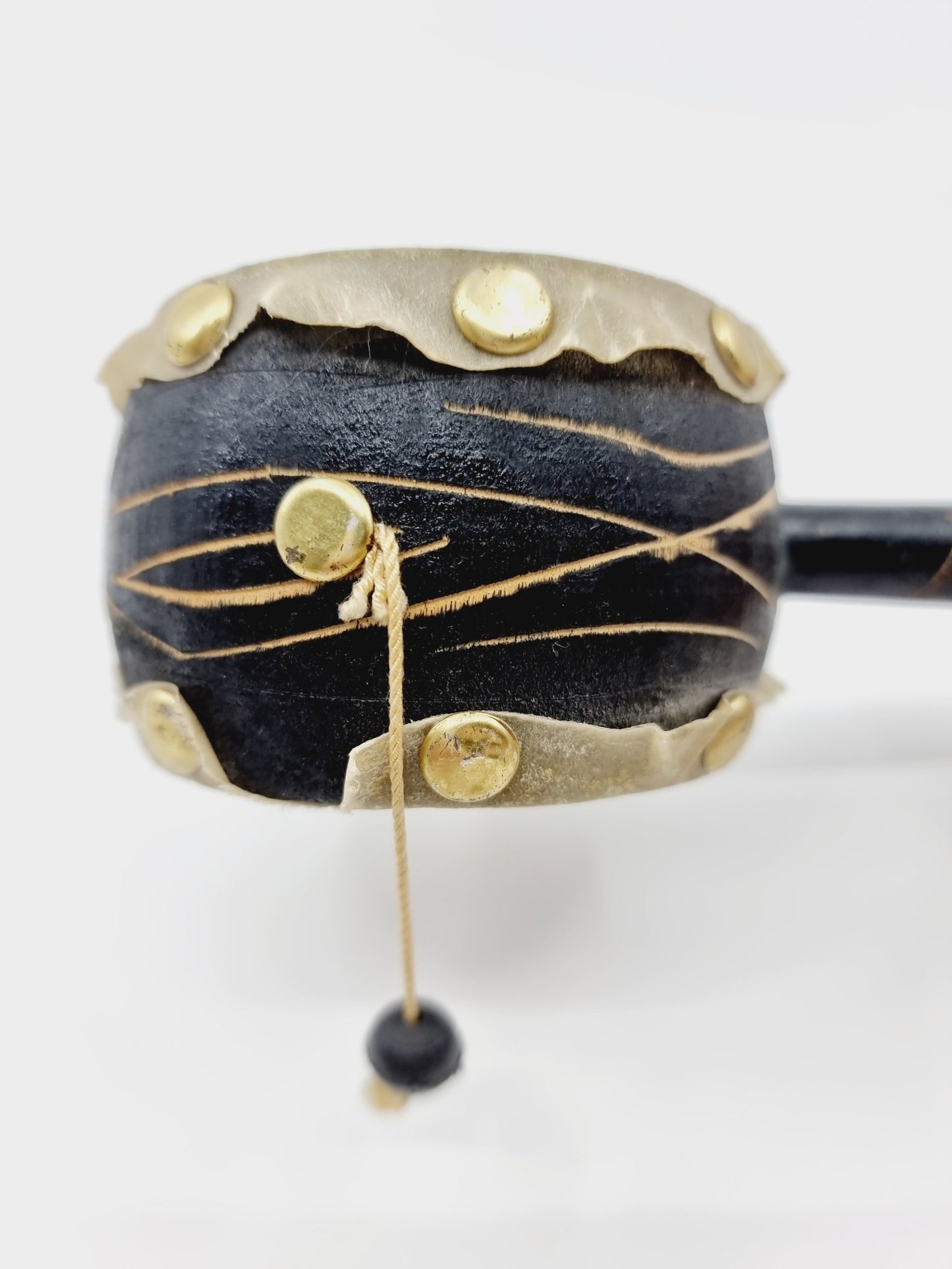 Instrument den-den daiko (tambourin)