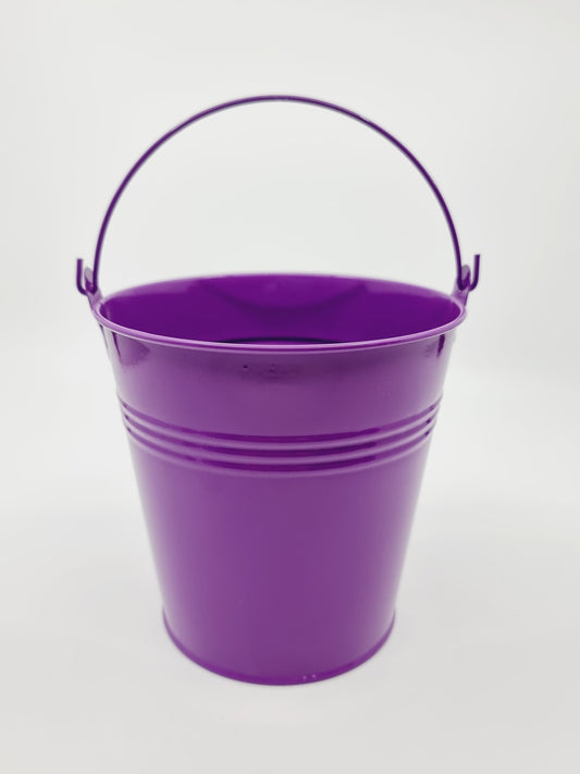 Seau/pot de fleur violet